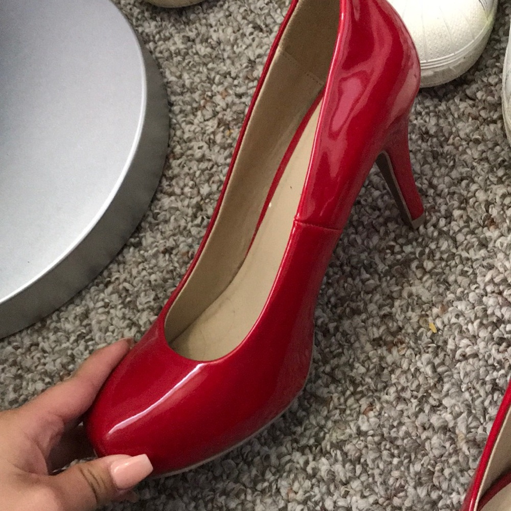 Red heels - Picture 3 of 3